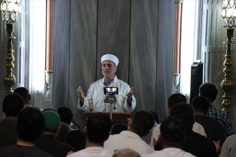 <p><strong>KİLİS</strong></p>
<p>Kilis'te vatandaşlar il müftülüğü tarafından kentteki camilerde Kadir Gecesi dolayısıyla düzenlenen programlara katılarak namaz kılıp, dua etti.</p>
<p> </p>