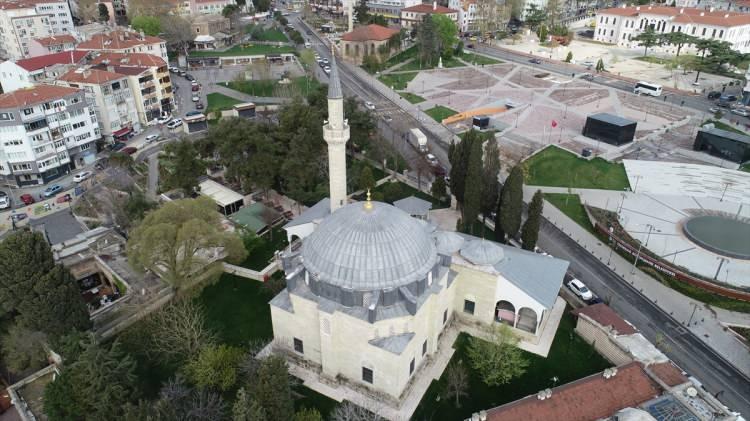 <p>İl Kültür ve Turizm Müdürü Ahmet Hacıoğlu, AA muhabirine, Tekirdağ'ın tarihi camileriyle de göz kamaştırdığını söyledi.</p>

<p> </p>
