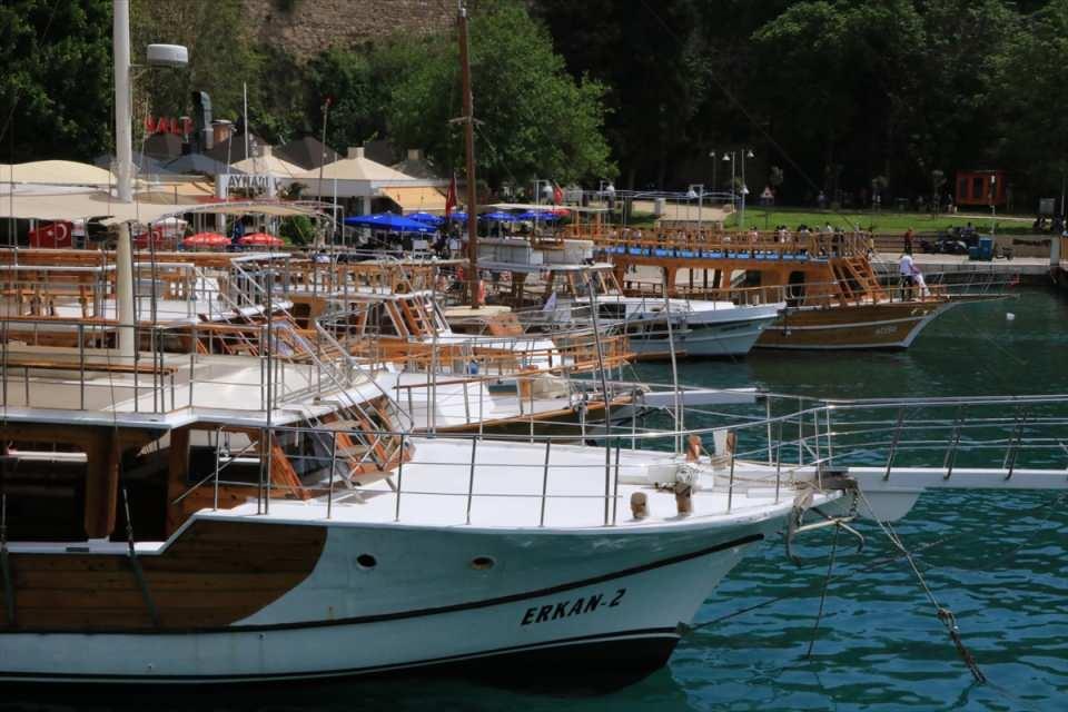<p><strong>"Mayısta Rusya pazarı hareketli olacaktır"</strong></p>

<p>Belek Turizm Merkezi'ndeki bir otelin genel müdürü Ali Kızıldağ da 2022 turizm sezonunun Avrupa pazarıyla başladığını, sezonun iyi gittiğini söyledi.</p>

<p> </p>
