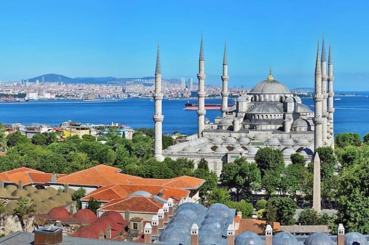 <p>Türkiye’de ise IMF Mart 2022 verilerine göre kişi başına düşen gelir 9 bin 864 dolar.</p>
