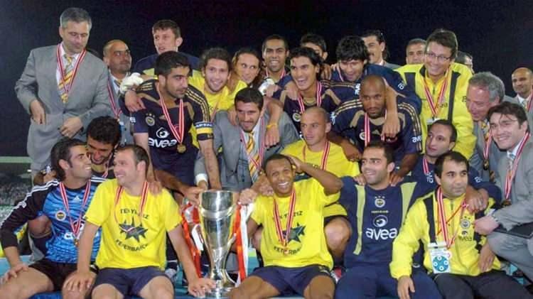 <p>2005 yılı Süper Lig şampiyonu Fenerbahçe</p>
