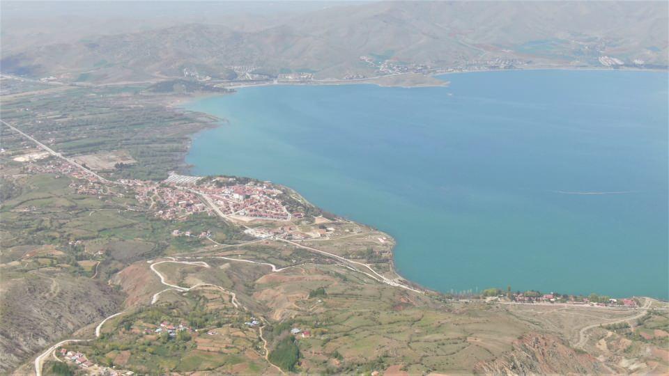 <p>Üç tarafı baraj ve göl sularıyla çevrili Elazığ’da baharla birlikte doğa canlanarak izlemesi keyif veren muhteşem bir atmosfer oluşturdu. Sivrice ilçesi de güzel bir görüntüye kavuştu. </p>

<p> </p>
