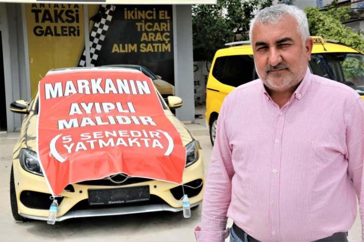 <p>Alırken hayallerim yüksekti ama çok hayal kırıklığı yaşadım. Benim bu yaşadıklarımı normal bir vatandaş yaşasa ben inanmazdım. Yaşanmaması gereken her şeyi yaşadım. Yüzlerce araç aldım ama sadece bunda sıkıntı yaşadım. İlk aldığımda ben zaten araçta ses hissettim. Motor düşecek gibi ses geldi. Bunların böyle olduğunu söylediler. Ben satışı almıştım. Akla gelmeyecek sıkıntılar yaşadım” dedi.</p>

<p> </p>
