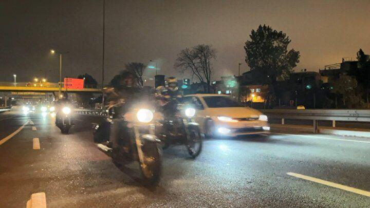 <p>"CAN GÜVENLİĞİ AÇISINDAN ÇOK FAYDALI OLDU"<br />
<br />
Kulüp üyelerinde Tayfun Hatun ise, Avrasya Tüneli'ni kullanan ilk motosikletliler olmanın kendilerini mutlu ettiğini ifade ederek şunları söyledi:</p>