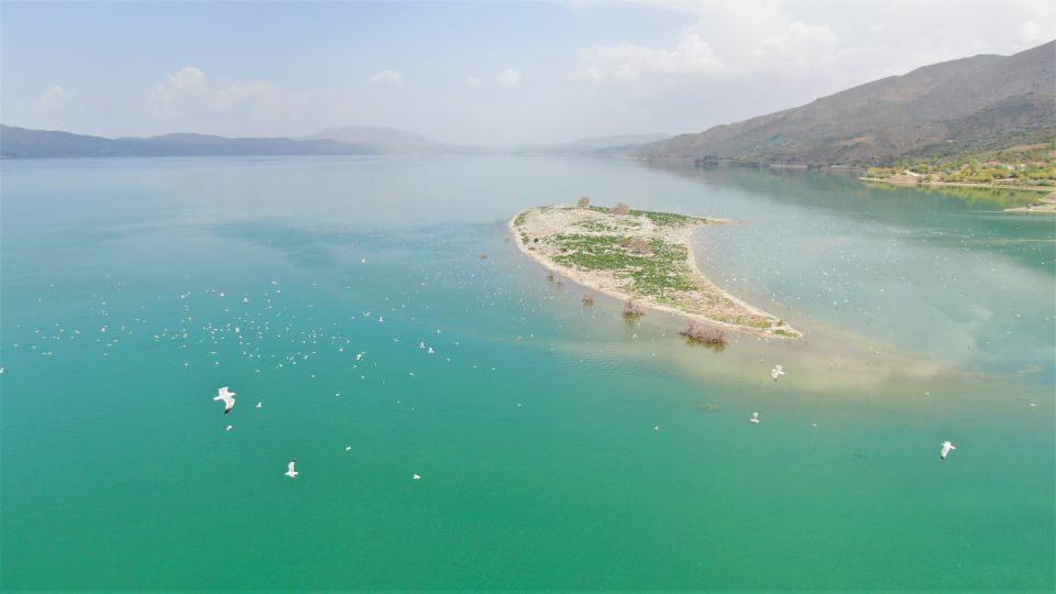 <p>Hazar Baba Dağı’ndan yamaç paraşütü yapmaya başladılar. Doğa yürüyüşü, trekking yapmak isteyen vatandaşlarımız Hazar Baba Dağı’nı ve etrafını tercih etmekteler. </p>
