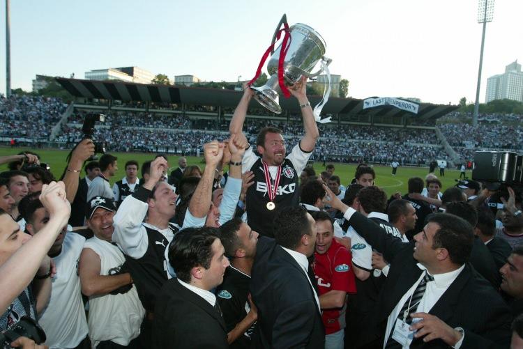 <p>2003 yılı Süper Lig şampiyonu Beşiktaş</p>

