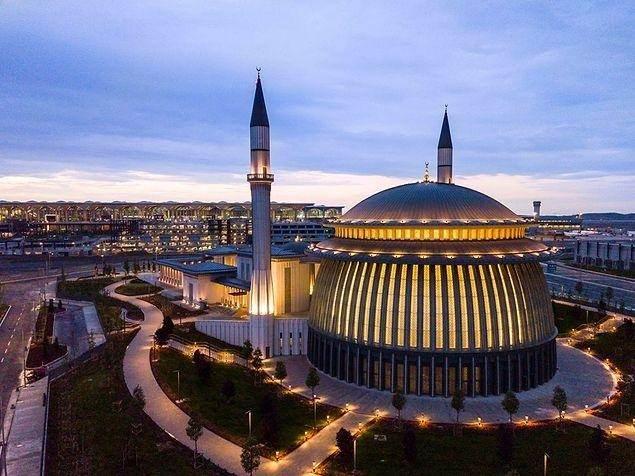 <p>Ali Kuşçu Camii (2020)<br />
 </p>

<p>İstanbul Havalimanı'nda bulunan yapı ayrıca çevreci bir camii olarak biliniyor.</p>

<p> </p>
