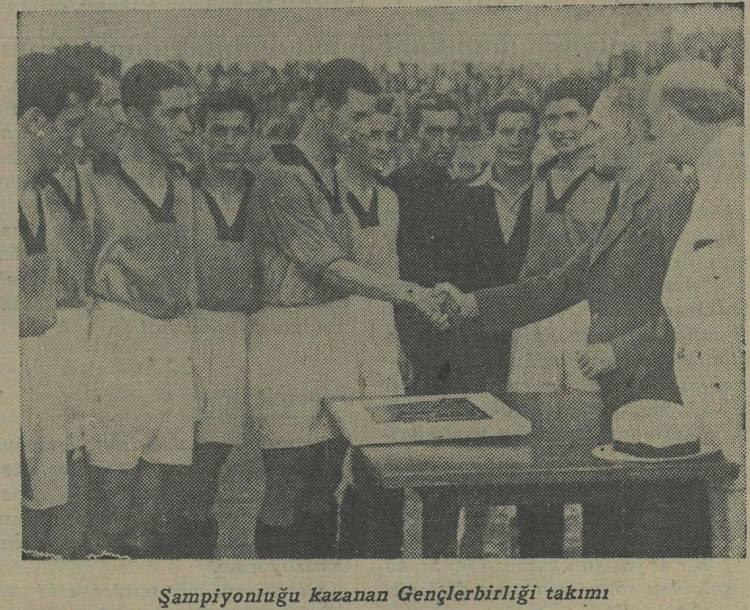 <p>1941 yılı Türkiye Futbol Şampiyonu Gençlerbirliği</p>
