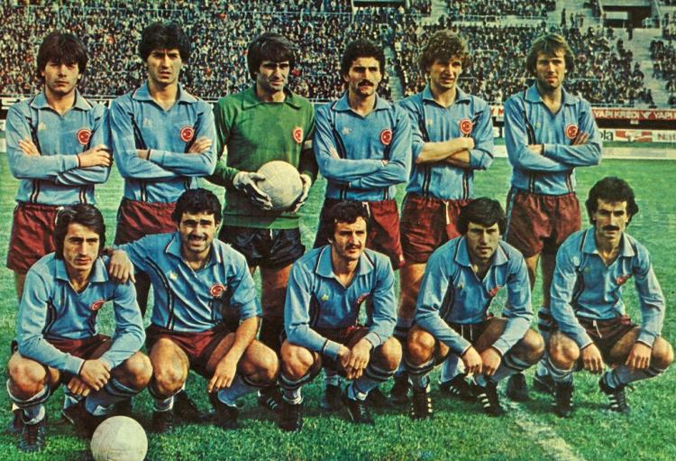 <p>1980 yılı Türkiye 1. Ligi şampiyonu Trabzonspor</p>
