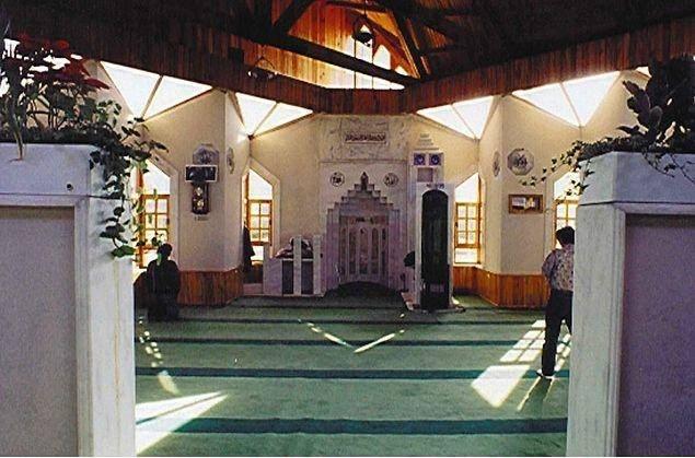 <p><strong>Eyüp Yıldız Camii (1996)</strong><br />
 </p>
