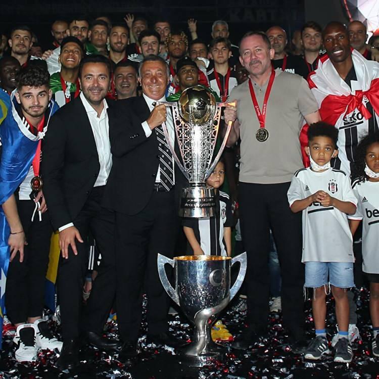 <p>2021 yılı Süper Lig şampiyonu Beşiktaş</p>