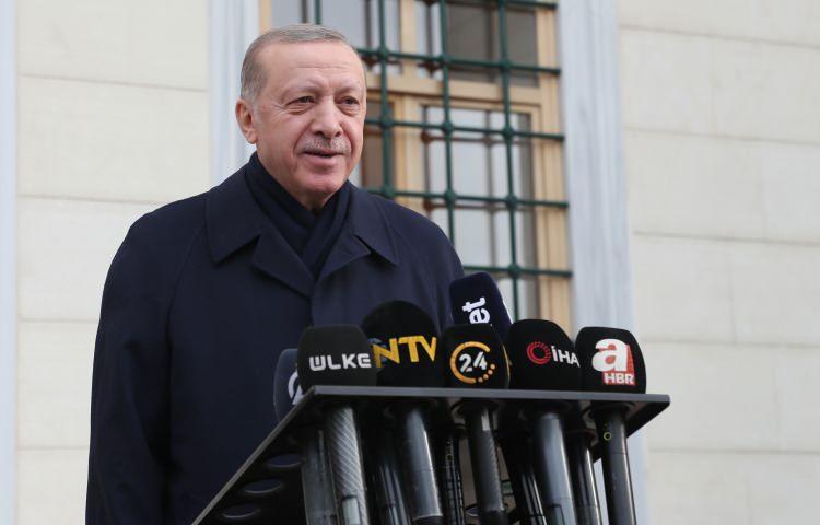 <p>Cumhurbaşkanı Erdoğan, Ramazan Bayramı dolayısıyla birçok ülke liderleriyle telefonla görüşerek bayramlaştı.<br />
 </p>
