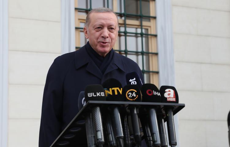 <p>Görüşmelerde, Erdoğan ve liderler karşılıklı olarak bayram tebriğinde bulundu.</p>

<p><span style="color:#A52A2A"><strong>İŞTE BAŞKAN ERDOĞAN'IN GÖRÜŞTÜĞÜ LİDERLER</strong></span></p>
