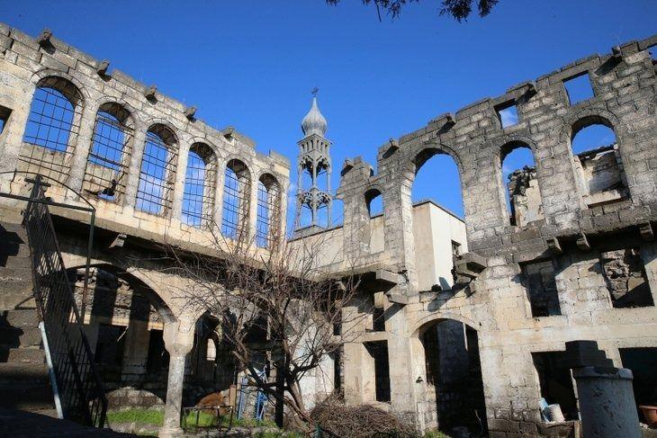 <p>Surp Giragos Ermeni ve Mar Petyun Keldani kiliselerinin Çevre, Şehircilik ve İklim Değişikliği Bakanlığınca sağlanan kaynakla Vakıflar Genel Müdürlüğünün kontrollüğünde 2019'da başlatılan restorasyon çalışmaları tamamlandı.</p>

<p>.</p>
