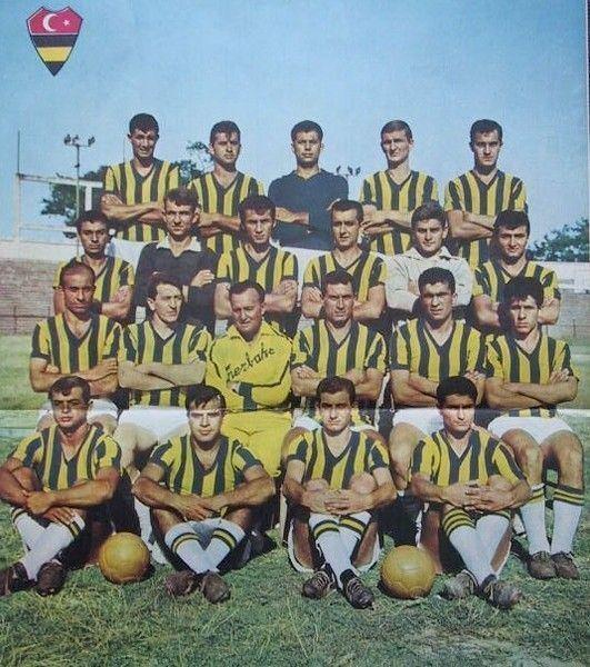 <p>1964 yılı Türkiye 1. Ligi şampiyonu Fenerbahçe</p>
