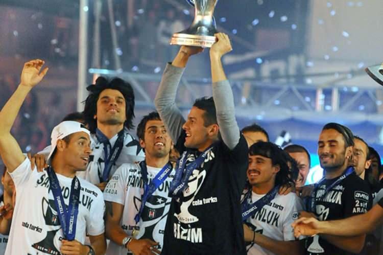 <p>2009 yılı Süper Lig şampiyonu Beşiktaş</p>
