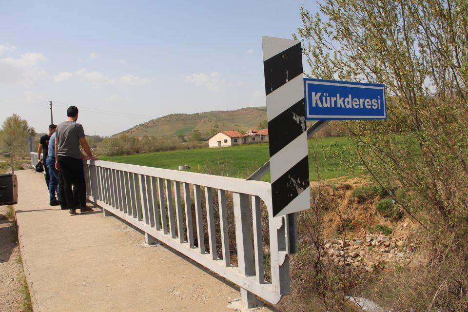 <p>Bu derelerde çocukluğum geçti, inanın daha bu derelerde balık tutmuşluğumuz yok. Bu güne kadar böyle bir şeye taşlamamıştık. </p>
