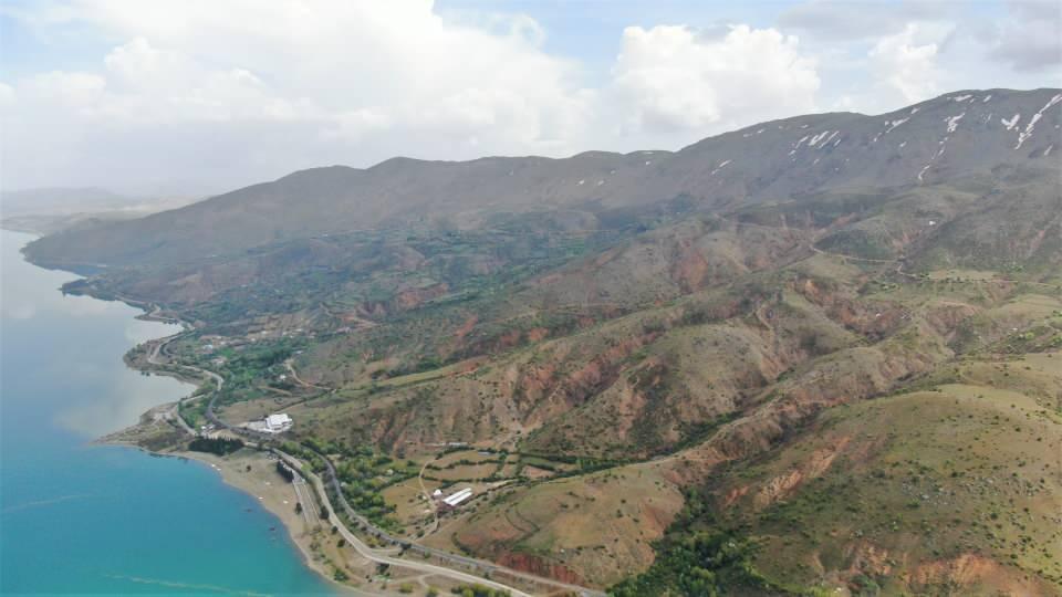 <p>Sivrice’nin baharla birlikte farklı bir atmosfere büründüğünü aktaran Kaymakam Vural, “Şu an bahar mevsiminde dalış yapmaya başladılar. </p>

<p> </p>
