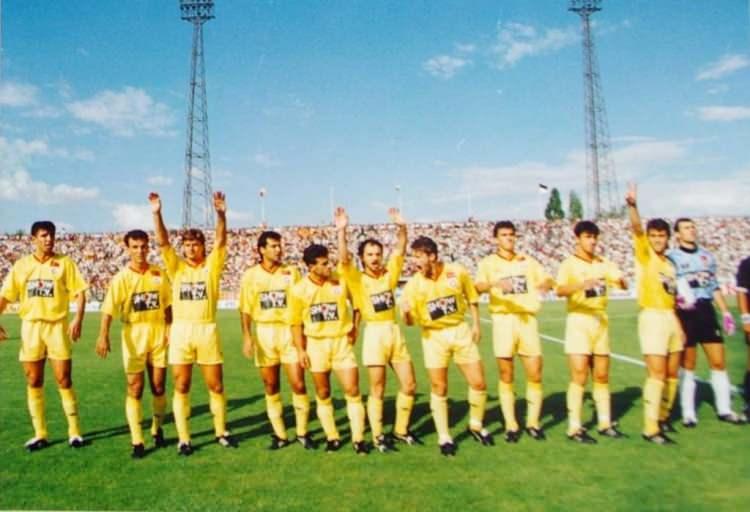 <p>1993 yılı Türkiye 1. Ligi şampiyonu Galatasaray</p>
