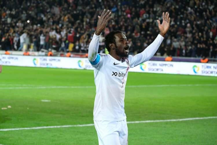 <p>Mame Diouf<br />
<br />
Yaş: 34<br />
<br />
Güncel Kulüp: Hatayspor</p>
