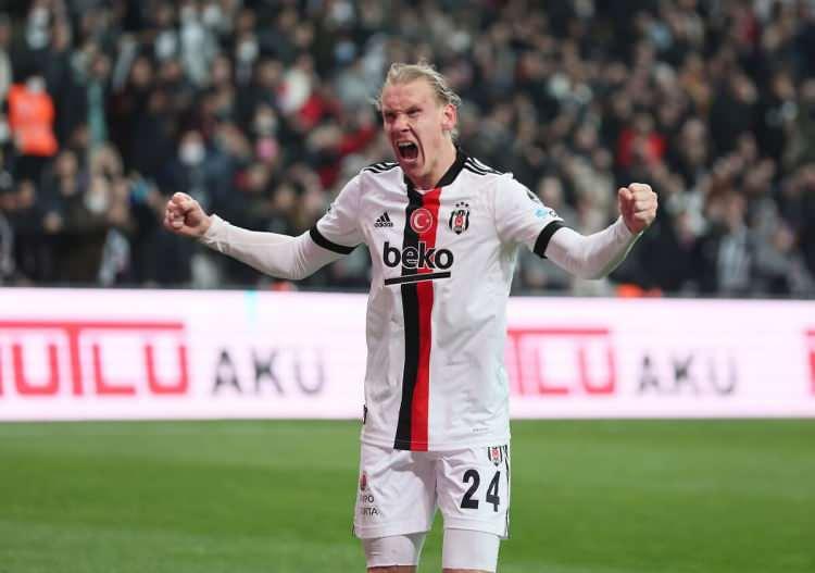 <p>Domagoj Vida<br />
<br />
Yaş: 33<br />
<br />
Güncel Kulüp: Beşiktaş</p>
