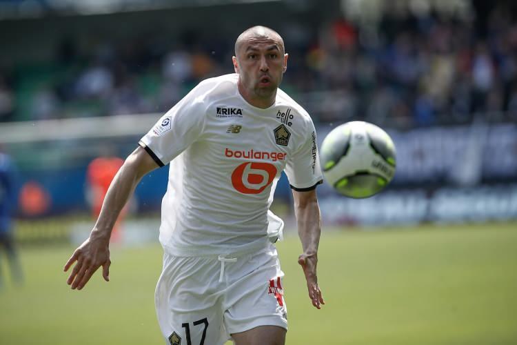 <p>Burak Yılmaz<br />
<br />
Yaş: 36<br />
<br />
Güncel Kulüp: LOSC Lille</p>

