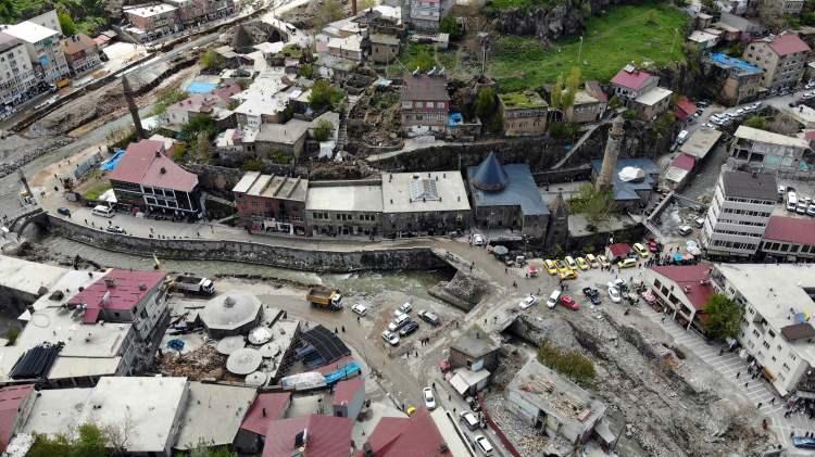 <p>Vatandaşlarımız en çok ‘kaleyi ne zaman gezebileceğiz, ne zaman oradan bir seyir imkanına kavuşacağız’ diye bize sorular soruyordu. Bununda müjdesini ben buradan vatandaşlarımıza vermiş olayım. </p>
