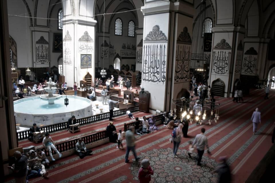 <p>İbadethanedeki tüm tarihi özelliklerin anlatıldığı program sayesinde, camiye gelen bir turist rehbersiz şekilde yapıyla ilgili her türlü bilgiye ulaşabiliyor.</p>

<p> </p>
