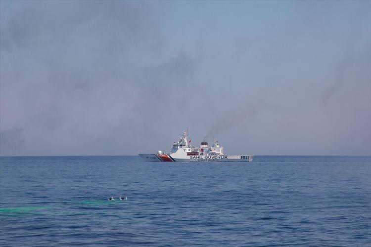 <p>Sahil Güvenlik Komutanlığı sevk ve idaresinde gerçekleştirilen Deniz Aslanı-2022 Arama Kurtarma Davet Tatbikatı'nın fiili bölümü sona erdi.</p>