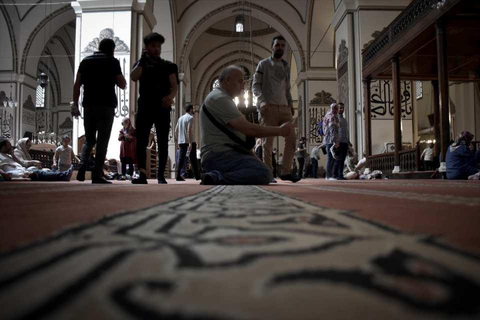 <p>"Bursa Ulu Cami" programı, ücretsiz olarak Android ve iOS işletim sistemli telefonlara uygulama marketlerinden indirilebiliyor.</p>

<p> </p>
