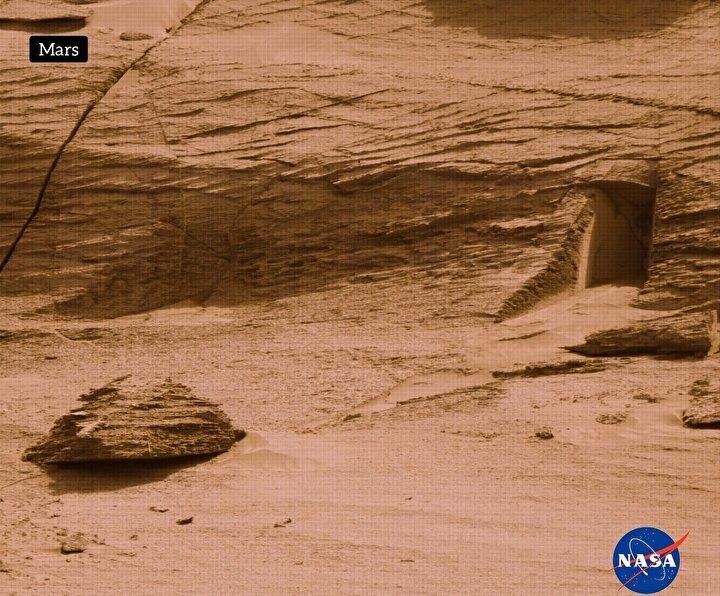 <p>Amerikan Havacılık ve Uzay Dairesi (NASA) Mars'ta çekilmiş yeni fotoğraflar yayımladı. Fotoğraflarda mağara kapısını andıran yapı merak uyandırdı.</p>

<p> </p>
