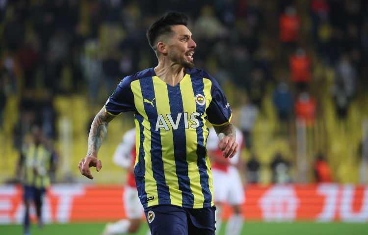 <p>Jose Sosa <br />
<br />
Yaş: 36<br />
<br />
Güncel Kulüp: Fenerbahçe</p>