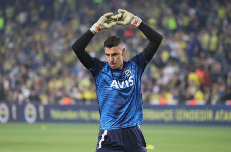 <p>Berke Özer<br />
<br />
Yaş: 21<br />
<br />
Güncel Kulüp: Fenerbahçe</p>
