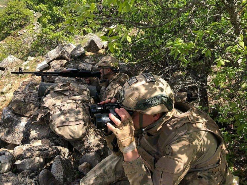 <p>İçişleri Bakanlığınca Bingöl’de 551 personelin katılımıyla Eren Abluka-9 Şehit Jandarma Astsubay Çavuş Ferdican Altunkaş Operasyonu başlatıldı.</p>
<p> </p>