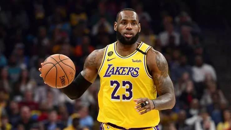 <p>2- LeBron James – 121 milyon dolar</p>
