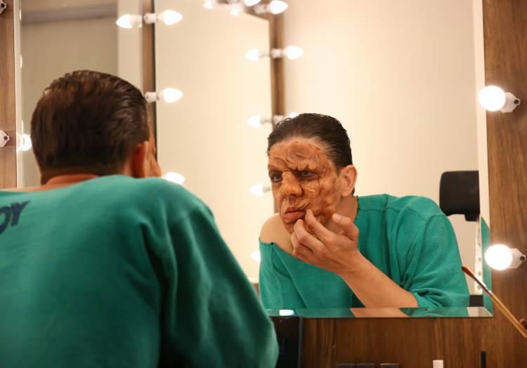 <p>En ufak bir denge kaybı düşmenize neden olur. Bale sanatının, plastik sanat ve diğer güzel sanatlarla birleşerek böyle bir esere dönüşmesi heyecan verici." diye konuştu.</p>
