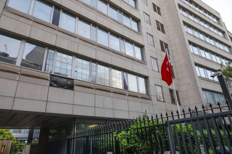 <p>Paylaşımda, Türkiye Başkonsolosu ve konsolosluk personeline dayanışma mesajının iletildiği kaydedildi.</p>
<p> </p>