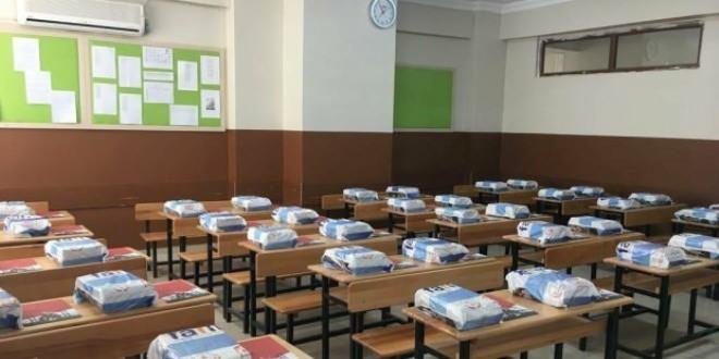 <p>" İnşallah gelecek eğitim öğretim yılı itibarıyla tüm öğrencilerimiz okula başlamalarının heyecanını yaşadıkları ilk gün yardımcı kaynaklarını da sıralarında bulacaklar."</p>