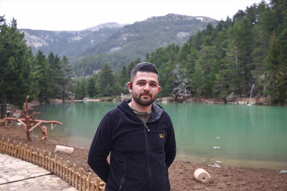 <p>Güzergahta yer alan Zigana Dağı ile de adeta bir turizm aksı oluşturan Limni Gölü, sezonun ilk turistlerini ağırlamaya başladı.</p>

<p> </p>
