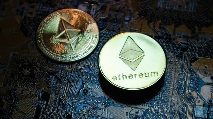 <p>Sabit coinlerdeki düşüşün sıçramasıyla nisan başında bulunduğu 3 bin 590 dolar seviyelerinden 1.925 dolara kadar gerileyen Ethereum'un fiyatı, arka arkaya 7. haftayı da kayıpla kapatarak 1.960 dolar seviyesinde dengelendi. Ethereum'da söz konusu 7 haftanın kaybı yüzde 45 oldu.</p>