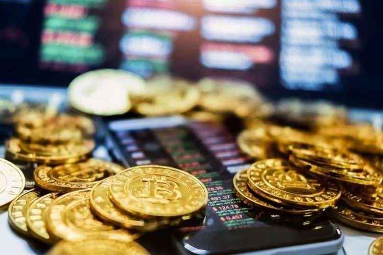 <p>O tarihten bu yana düşüşe geçen Bitcoin'in fiyatı, bu ay piyasada oluşan istikrarsızlık ortamı ile 24 bin 500 dolara kadar gerileyerek 1,5 yılın en dip seviyesini gördü. Bitcoin'in fiyatı böylece zirvesinden yüzde 64,5 düşüş kaydetmiş oldu.</p>