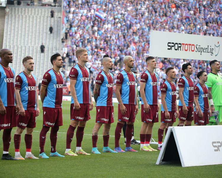 <p>TRABZONSPOR - 4 KIRMIZI KART</p>

