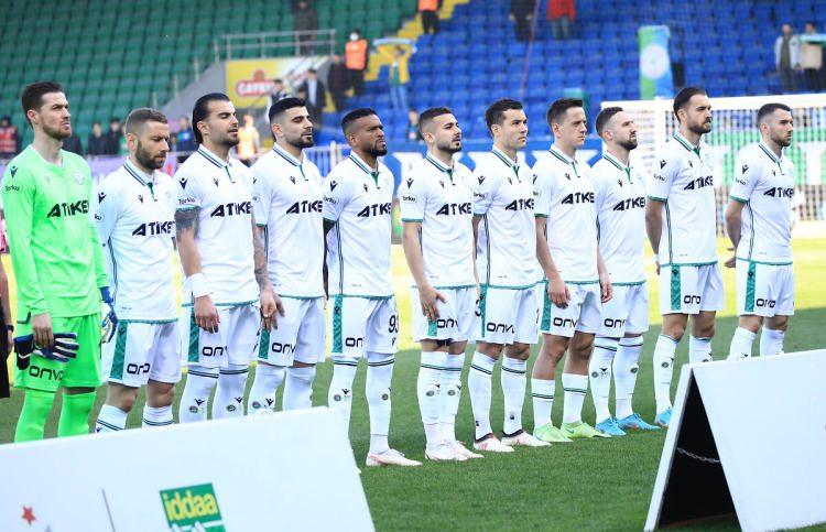 <p>KONYASPOR - 4 KIRMIZI KART</p>
