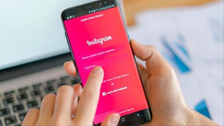 <p><strong>ÇOK SAYIDA HİKAYE, KULLANICILARI RAHATSIZ EDİYOR</strong></p>
<p>İçerik üreticilerini üzmesi beklenen Instagram'ın yeni 'hikaye kısıtlama' özelliği, bazı kullanıcılar tarafından da oldukça sevileceği tahmin ediliyor. Çünkü çok fazla arka arkaya hikaye paylaşımı yapan kullanıcılar, bazen takipçilerini rahatsız ediyor.</p>