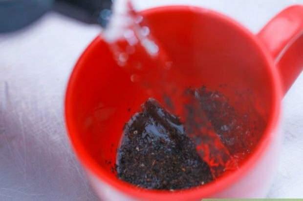 <p><span style="color:#B22222"><strong>&Ccedil;AY POSASIYLA PEELİNG YAPABİLİRSİNİZ!&nbsp;</strong></span></p>

<p><span style="color:#000000"><strong>&Ccedil;ayın faydalarından biri de demlendikten sonra posasını cilt temizliğinde kullanmaktır. &Ccedil;ay posasının en &ouml;nemli &ouml;zelliği tamamen doğal olduğu i&ccedil;in cildinizi kir ve &ouml;l&uuml; derilerden arındrımasıdır.&nbsp;</strong></span></p>
