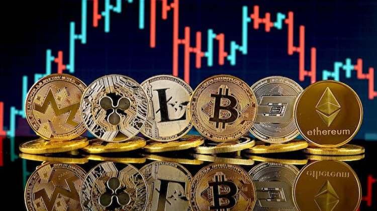 <p>Yüksek enflasyon ve faiz ortamı nedeniyle riskli varlıklardan kaçışın arttığı bir ortamda kripto varlıklara yönelik güvenin sorgulanmasının piyasadaki oynaklığı artırdığını vurgulayan uzmanlar, istikrarsızlığın giderilmesi açısından net bir düzenleyici mekanizmaya ihtiyaç duyulduğunu ifade etti.</p>