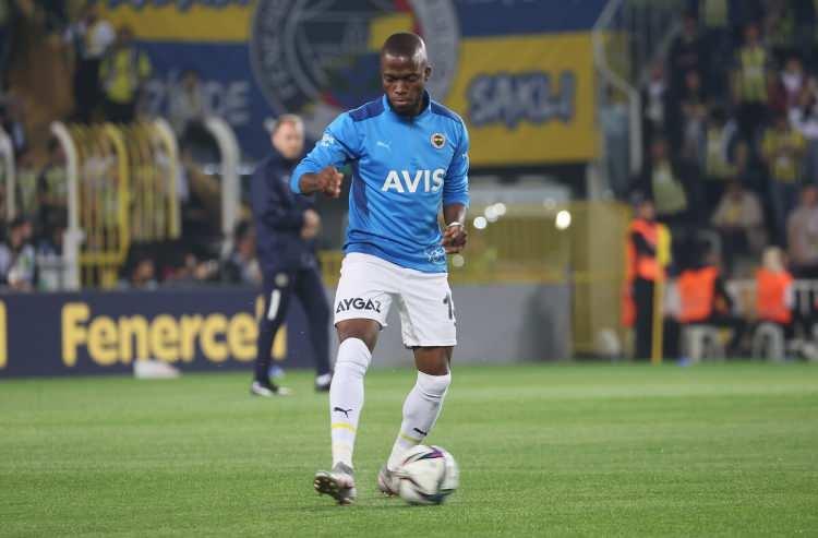 <p>ENNER VALENCIA</p>
