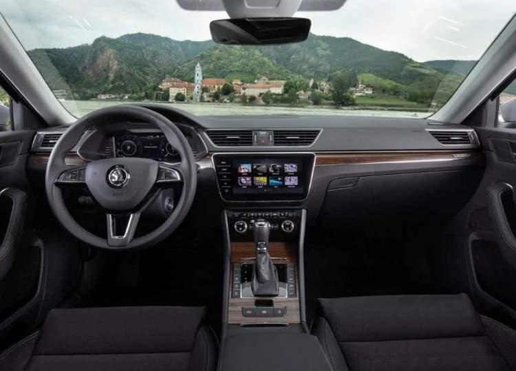 <p><strong>Superb'nin</strong> station wagon karosere sahip Combi Scout modeli <strong>1 milyon 144 bin 900 TL</strong> fiyat etiketiyle Skoda bayilerinde yeni sahiplerini bekliyor.</p>