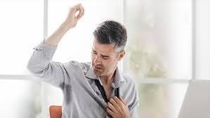 <p><span style="color:#000000"><strong>Terlemenin sosyal boyutundan öte ciddi rahatsızlıkların da habercisi olabileceğine vurgu yapan Medicana Avcılar Hastanesi İç Hastalıkları Uzmanı Dr. Hayri Kara, “Terleme şikayeti kesinlikle ciddiye alınmalı ve nedenleri üzerinde durulmalıdır. Özellikle yaz aylarında terlemek normal kabul edildiği için bu sorun çoğu kez görmezden gelinir ancak sebebinin ne olduğunun araştırılmadığı durumlarda, uzun vadede ciddi problemlerle karşılaşılabilir. Özellikle bölgesel terlemeler ciddiye alınmalı ve mutlaka sebebi araştırılmalı” uyarısında bulundu.</strong></span></p>
