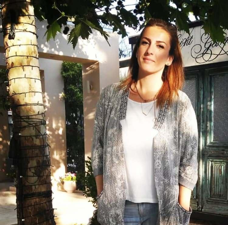 <p><span style="color:#2F4F4F"><strong>9 Ağustos 2020 yılında meslektaşı Özlem Sarıkaya gibi kansere yenik düşen Emre Gönlüşen de unutulmadı. </strong></span><a href="https://www.yasemin.com/"><span style="color:#F0F8FF"><strong>(Yasemin.com)</strong></span></a></p>